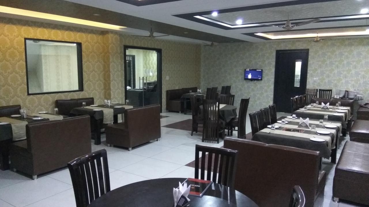 Oyo 30415 Hotel White City Anandpur  Zewnętrze zdjęcie